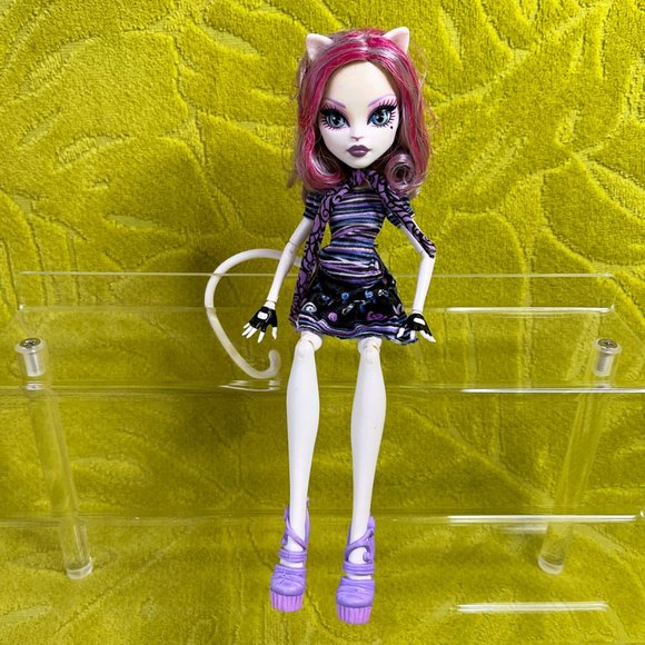 Monster High Doll Catrine DeMew - Scaris City of Frights Mattel 2012 - Picture 4 of 5